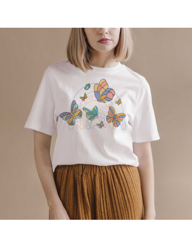 REMERA BOHO SILUETA MARIPOSA