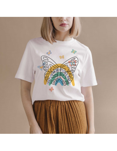 REMERA BOHO SILUETA MARIPOSA