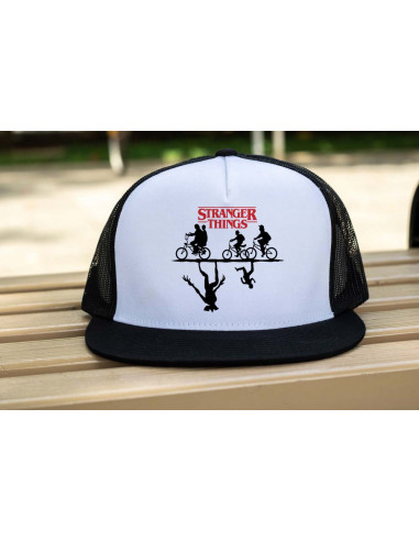 Stranger gorra y remera Stranger gorra y remera